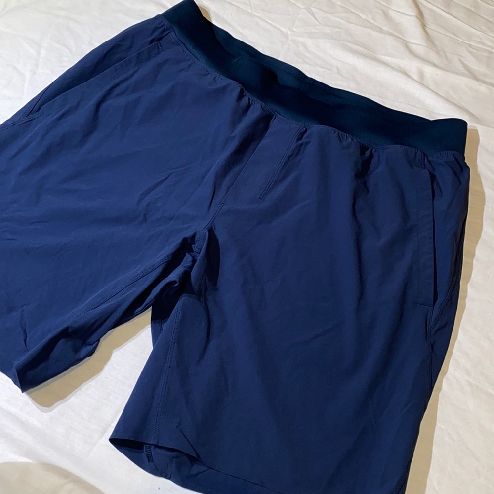 Size XL men’s Lululemon shorts
